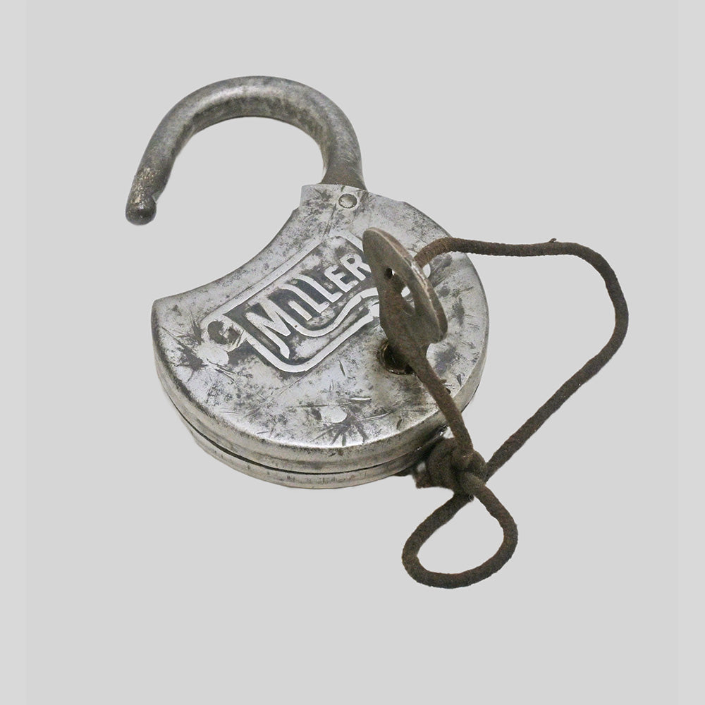 antique round iron padlock with silver finish and key, product detail
