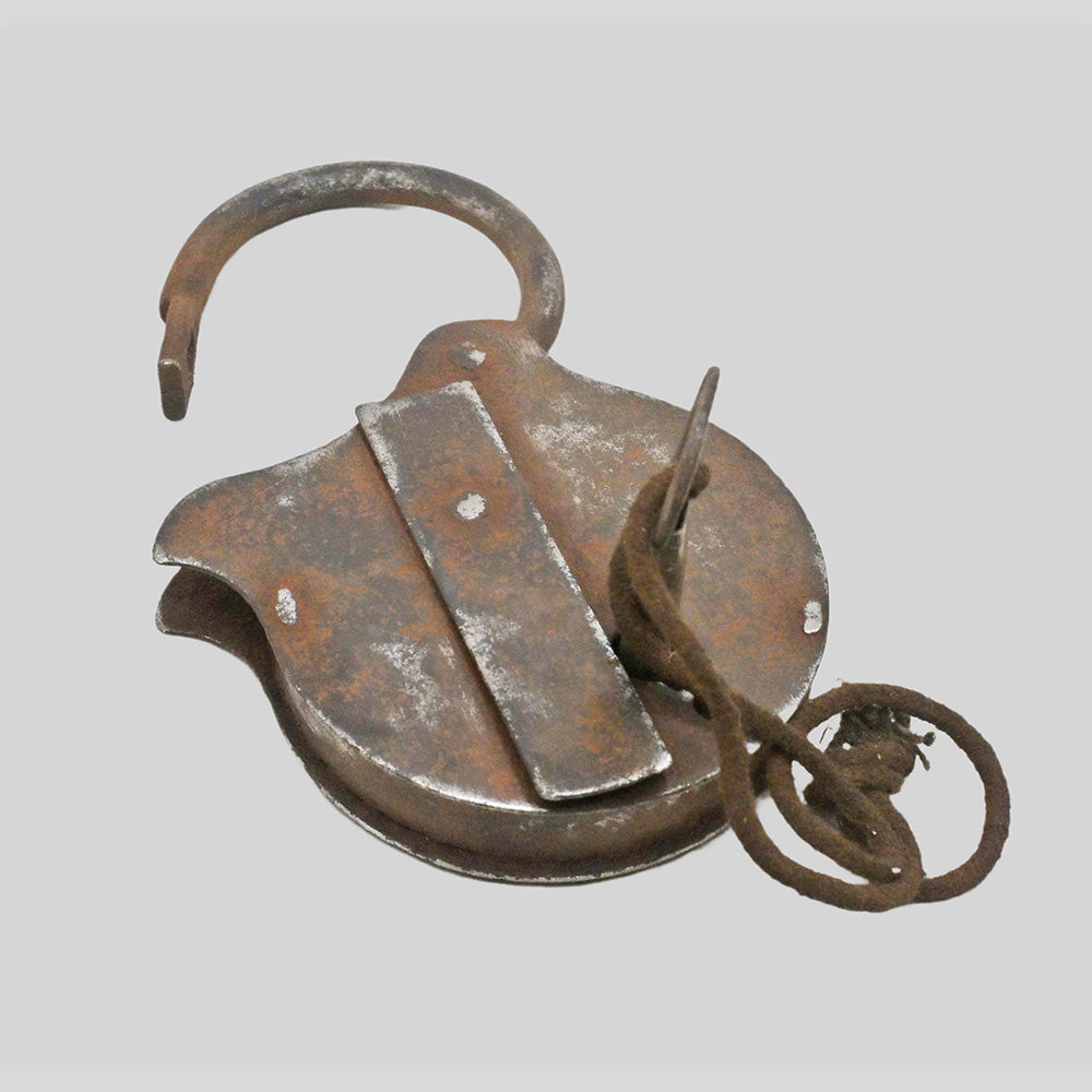 antique Aligarh iron padlock with key, product detail