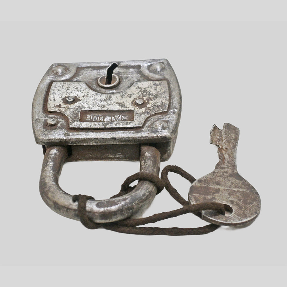 Baldur iron padlock and key, alternate view