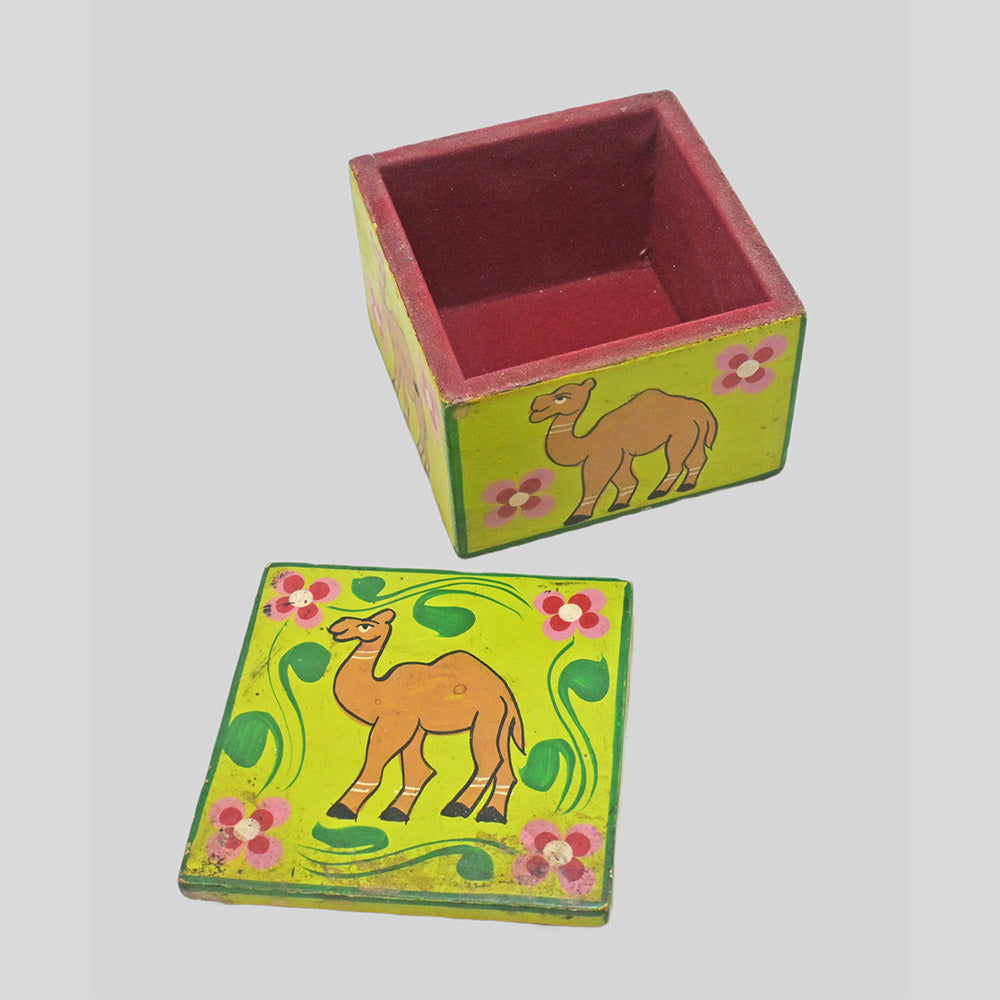 Hand-painted wooden trinket box, decorative detail