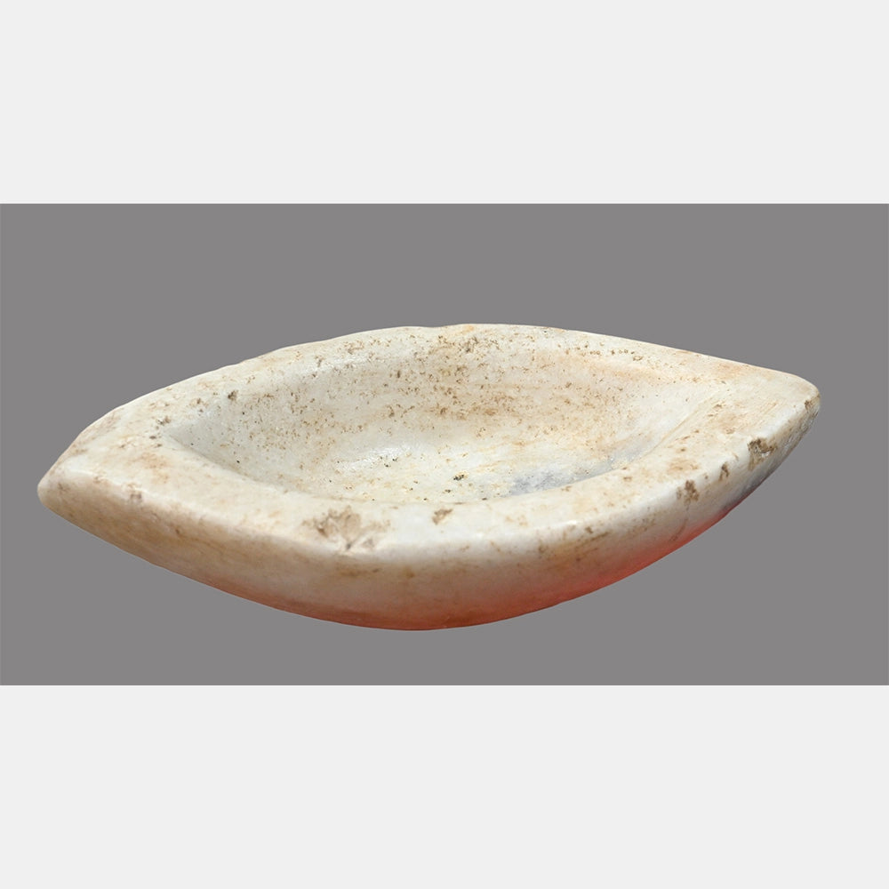 White marble Karal bowl showing its stone texture
