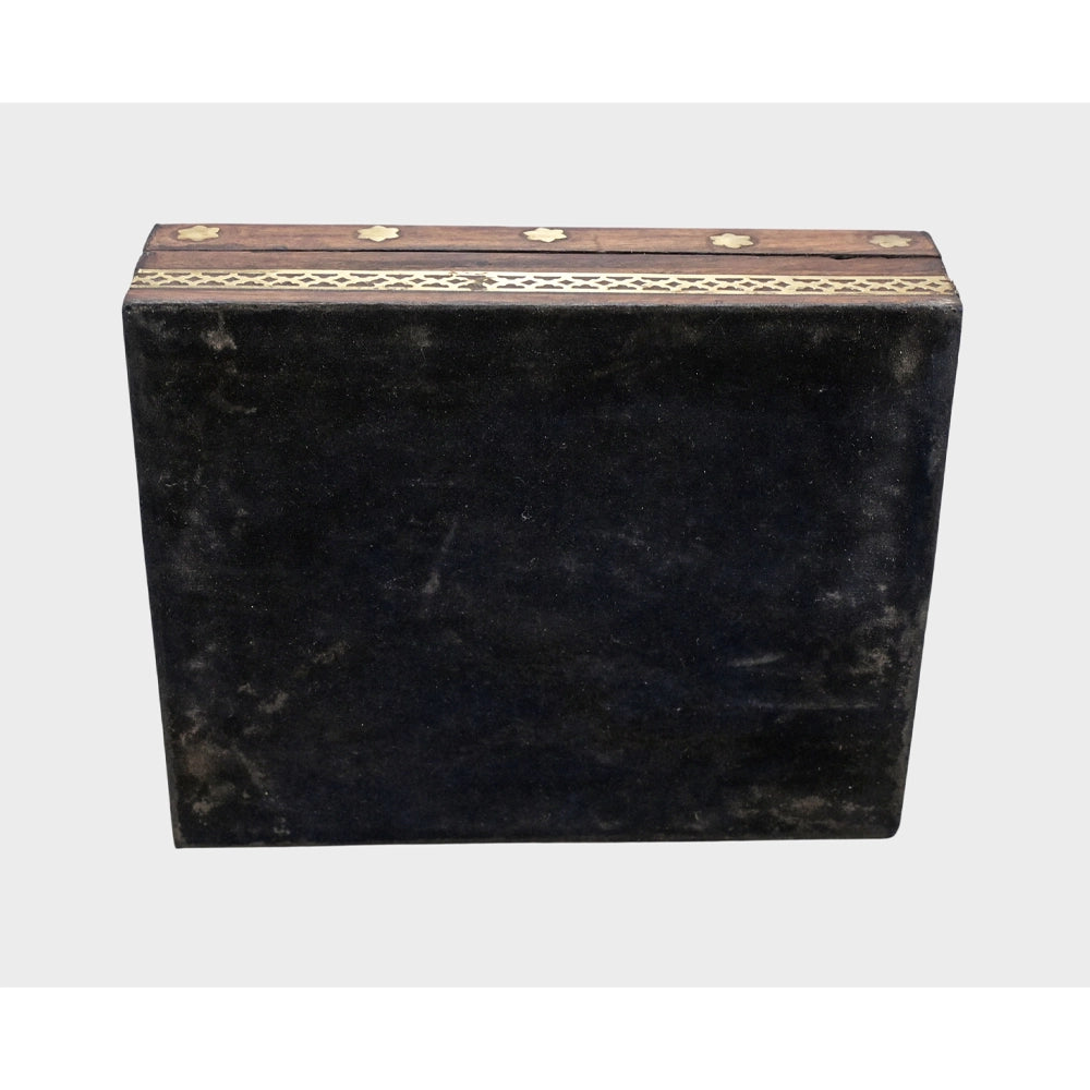 Traditional design on hand-painted glass wall box