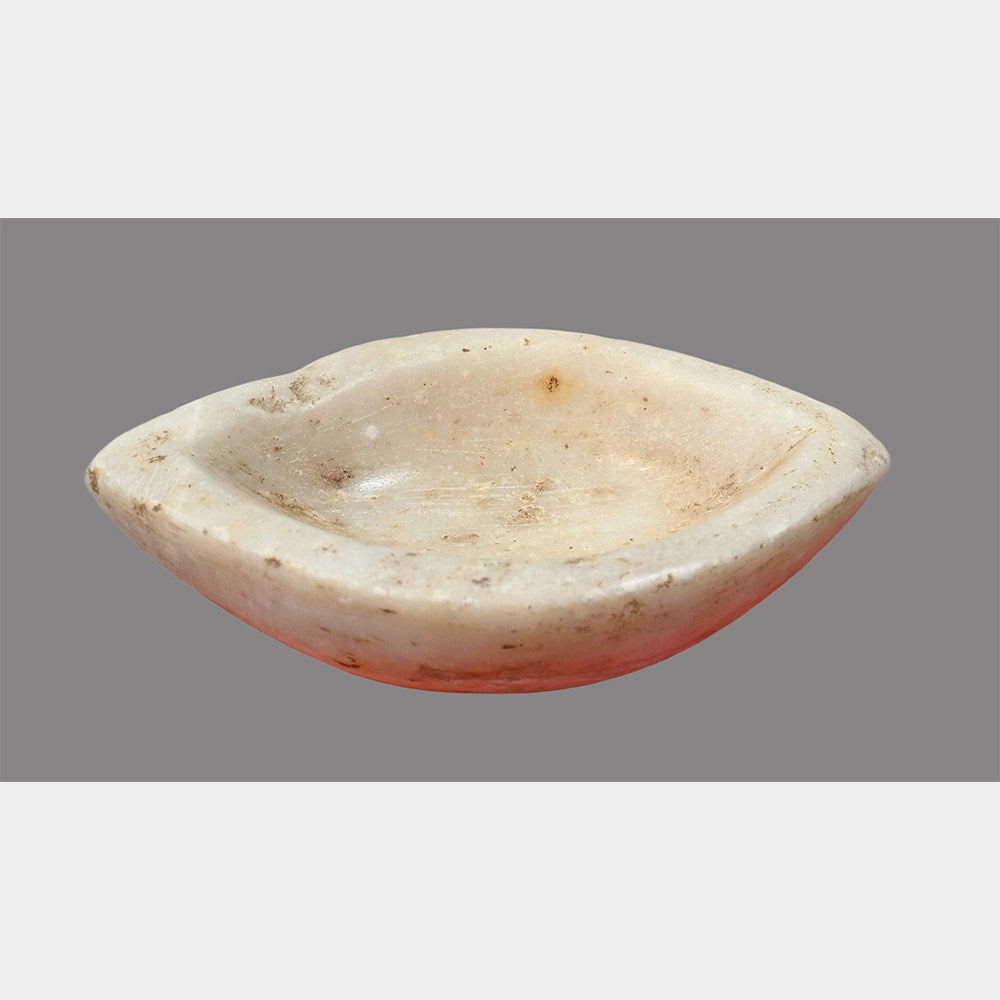Natural white marble Karal bowl showing its finish
