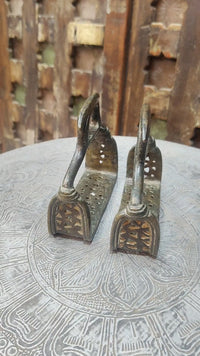 Handcrafted Iron Horse Riding Stirrup Pair – Traditional Rustic Antique Finish - 2026081506UNQ